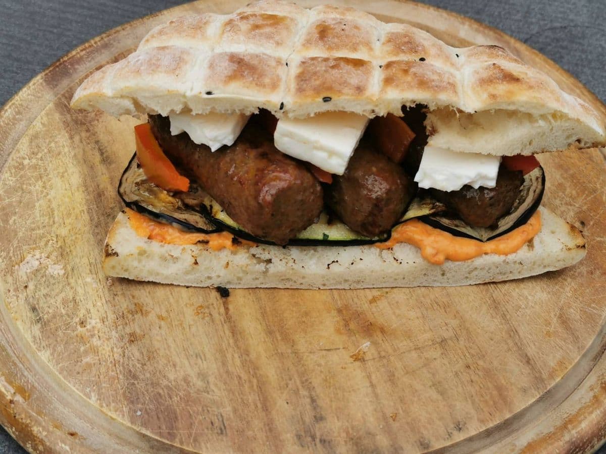 Balkan Burger - Rezept von den Grillkameraden