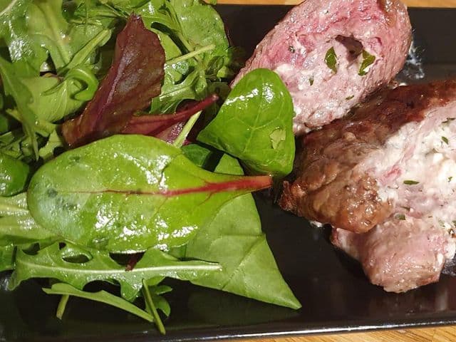 Gefülltes Roastbeef vom Grill