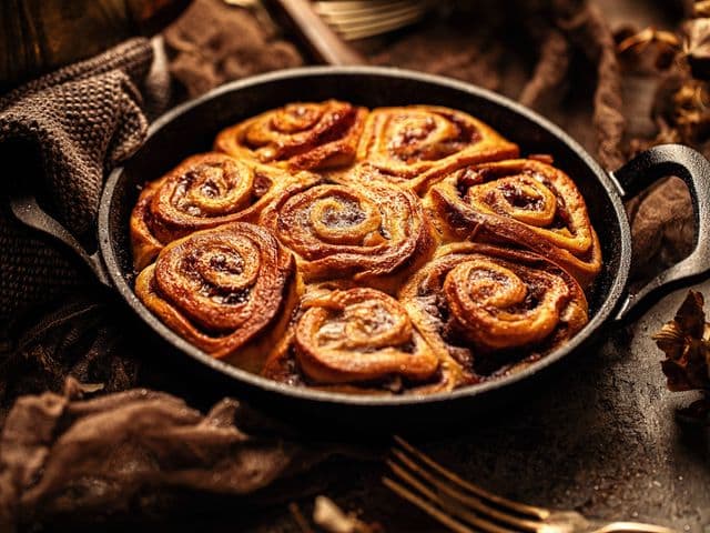 Zimtschnecken backen