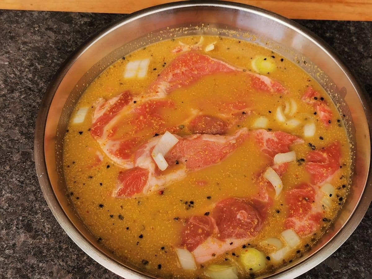 Bier-Senf Marinade für Schweinefleisch