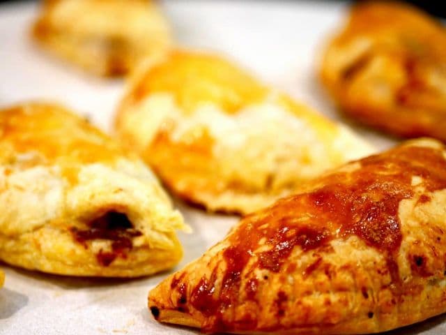 Empanadas gefüllt mit Hack und Oliven