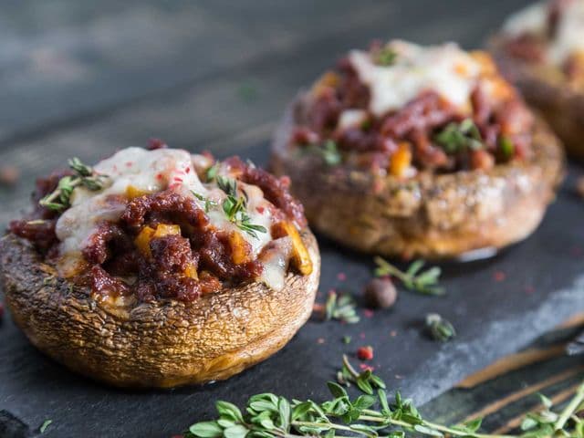 Gefüllte Champignons vom Grill