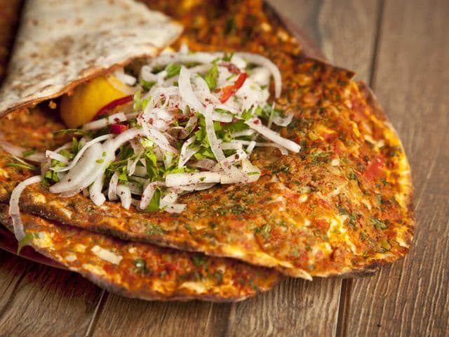 Türkische Pizza vom Grill | Bild: gorkemdemir