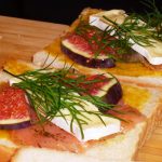 Lachs-Sandwiches mit Camembert und Feige