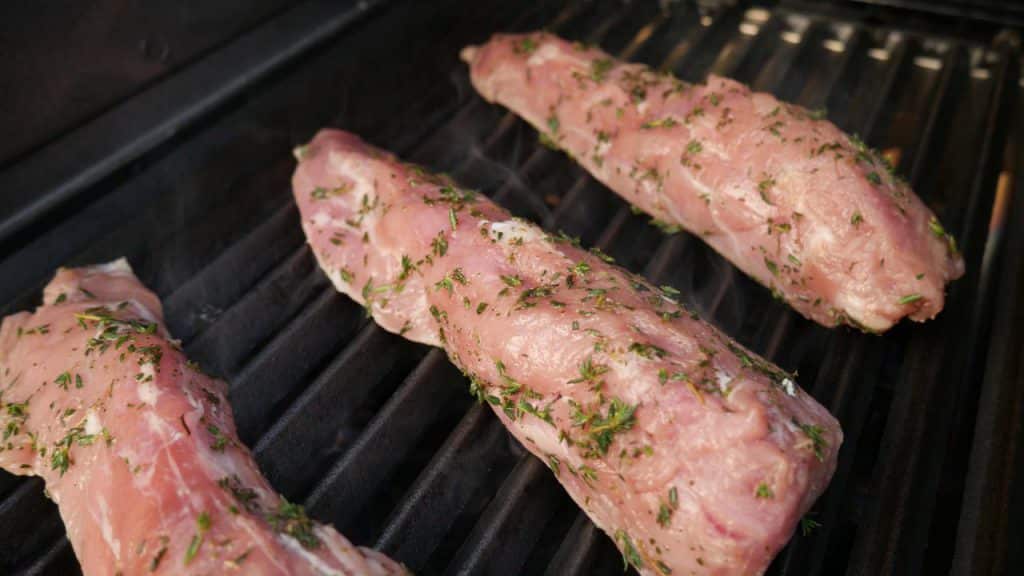 Filetspitzen auf dem Gussrost