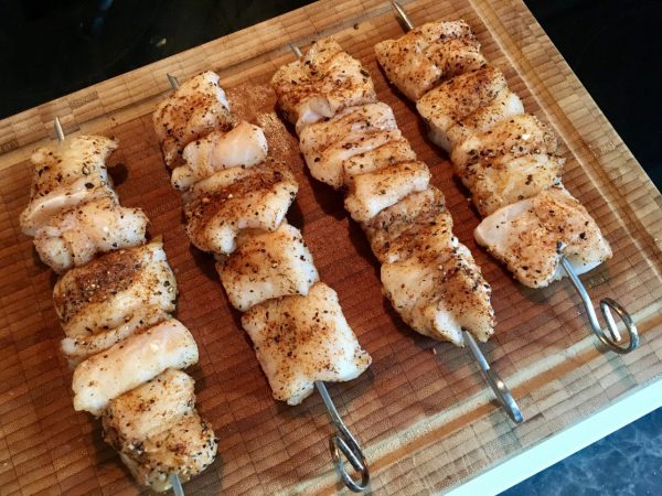 Fisch-Kebab (Fisch-Spieße) Barbados-Style mit Chili-Sauce