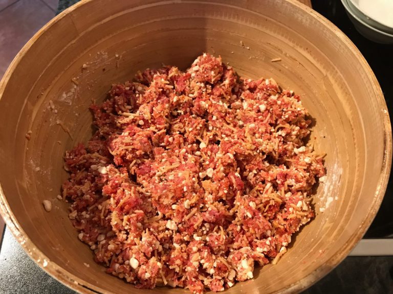 Paprika Poppers Fingerfood vom Grill mit Hack, Käse und Bacon