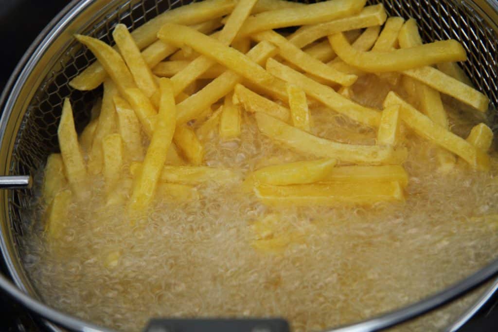 Pommes selber machen im Ofen &amp; Topf - OHNE Fritteuse