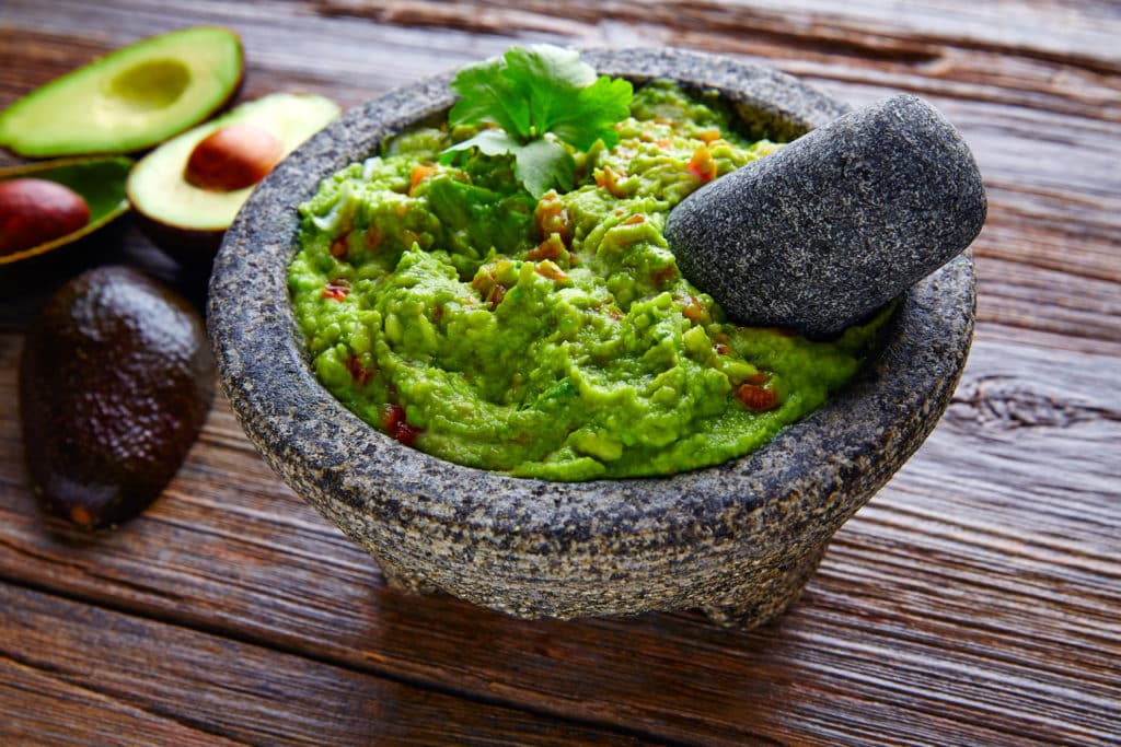 Traditionell wird Guacamole im Mörser zubereitet