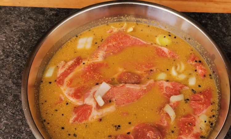 Bier-Senf Marinade für Schweinefleisch