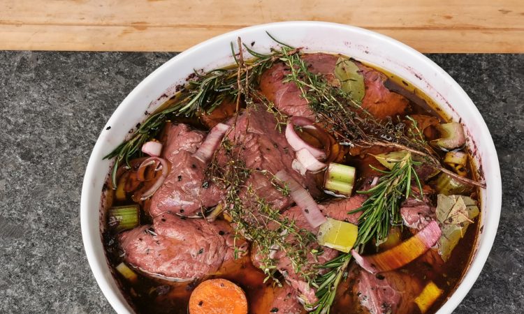 Rotwein Marinade für Rindfleisch