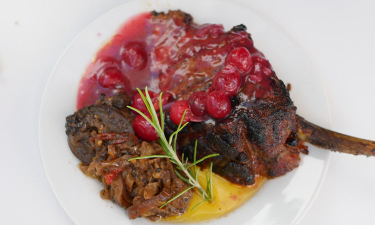 Schweinekarree mit Sauerkirsch-Gin Sauce