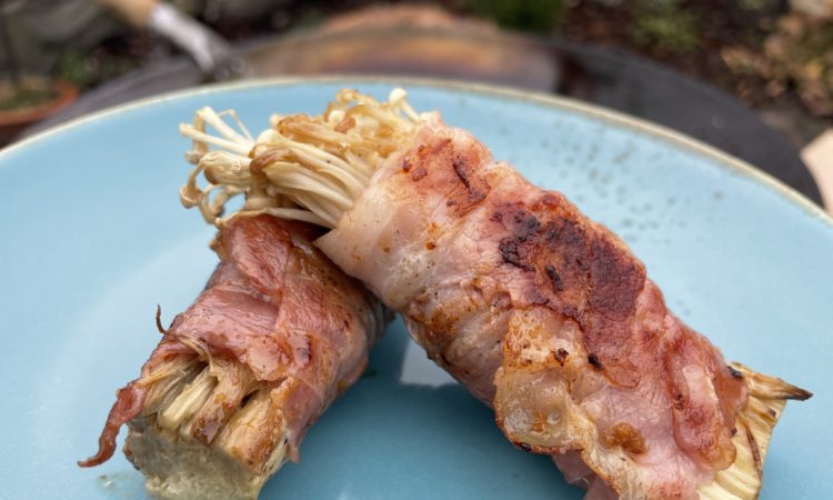 Gegrillte Enoki Pilze