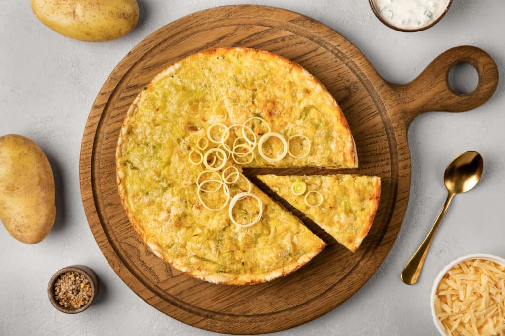 Einfacher Zwiebelkuchen mit Schmand – Simples Rezept